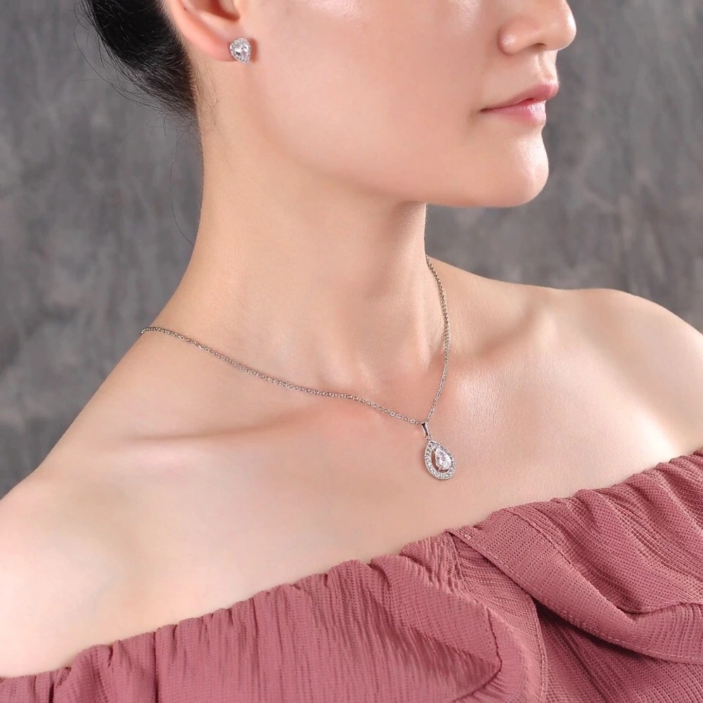 Stainless steel necklace & earrings set - Picture 6 of 6